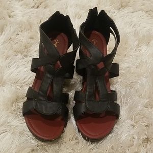 Black wedges